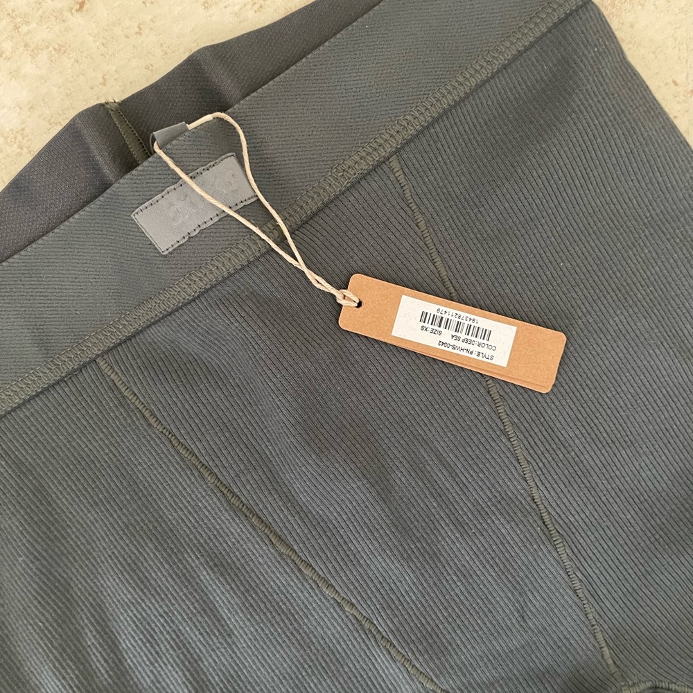 SKIMS Ribbed Short - Picture 2 of 4